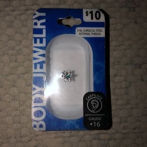 Cartledge/ tragus piercing